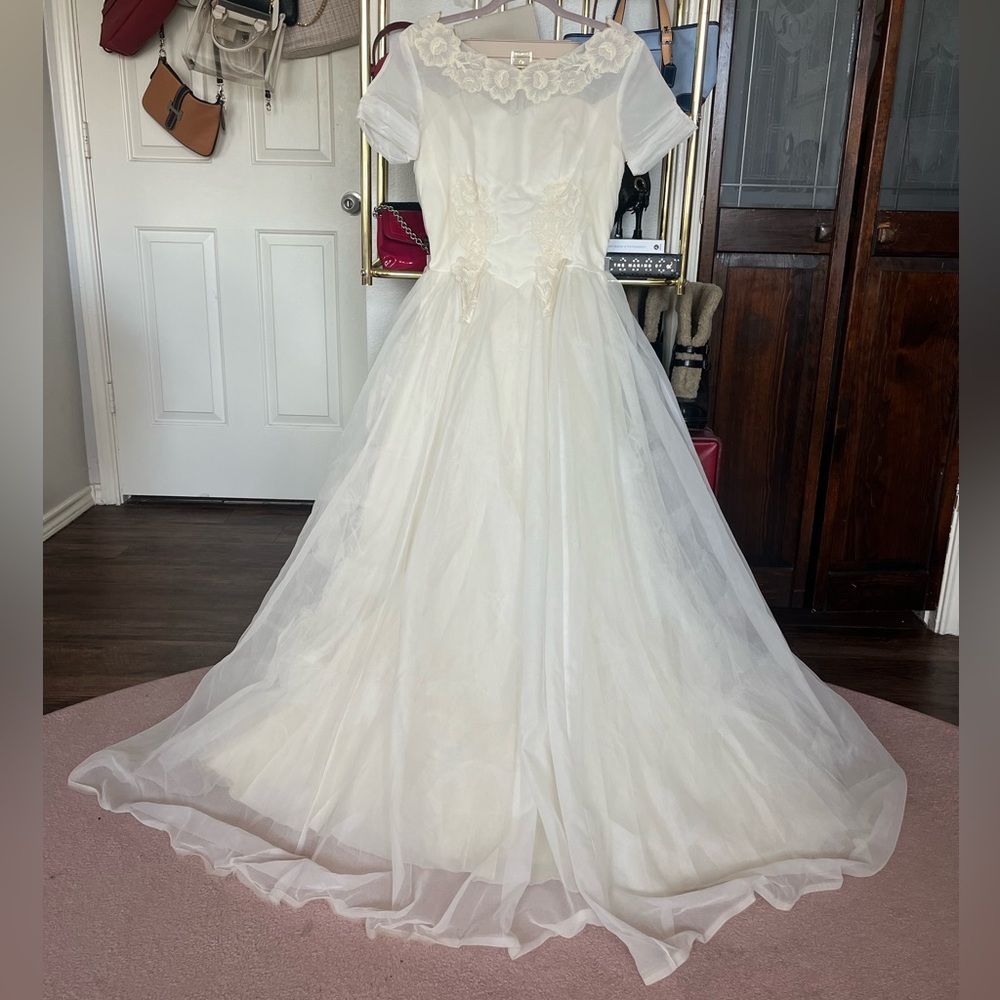 Vintage wedding dress